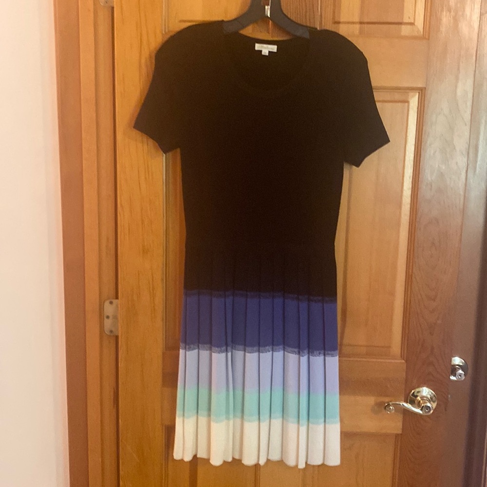 Shoshanna knot dress black top with pleated bottom size small